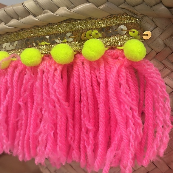 Maroccan Straw Pom Pom Beach Shoppers Bag - Picture 17 of 17